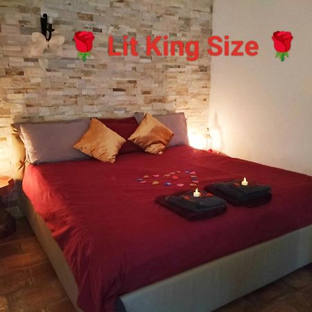 Bed and Breakfast Feerie Love Puget-sur Argens Exterior foto