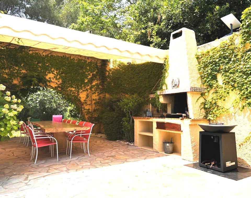 Bed and Breakfast Feerie Love Puget-sur Argens Exterior foto